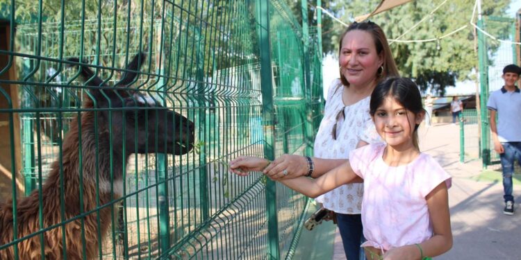 Zoo de NLD ofrece divertidas interacciones animales