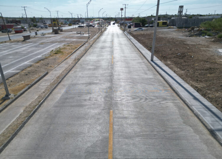 Entrega Carmen Lilia  dos importantes obras viales