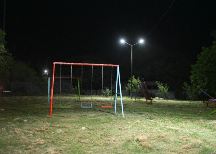 Entrega Municipio área verde iluminada en la Mariano Matamoros