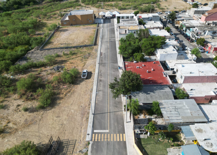 Entrega Carmen Lilia  dos importantes obras viales
