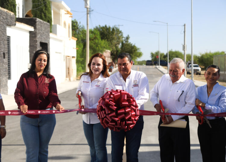 Entrega Carmen Lilia  dos importantes obras viales