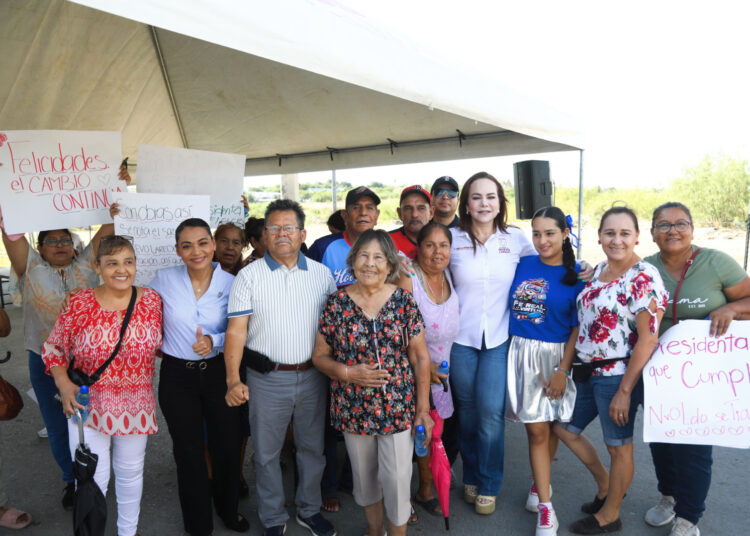 Entrega Carmen Lilia  dos importantes obras viales