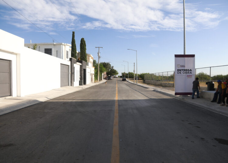 Entrega Carmen Lilia  dos importantes obras viales