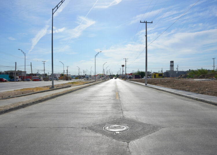 Entrega Carmen Lilia  dos importantes obras viales