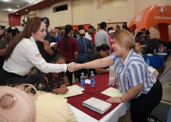 Acuden más de 2 mil ciudadanos a ‘Feria del Empleo’ del Gobierno de NLD