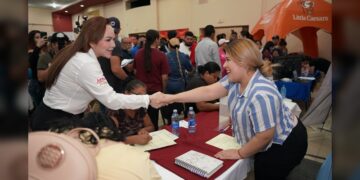 Acuden más de 2 mil ciudadanos a ‘Feria del Empleo’ del Gobierno de NLD