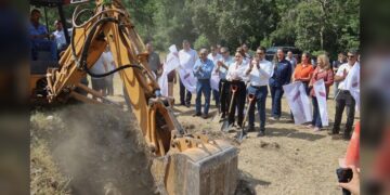 Alcalde Lalo Gattás pone en marcha instalación de desarenador en La Peñita