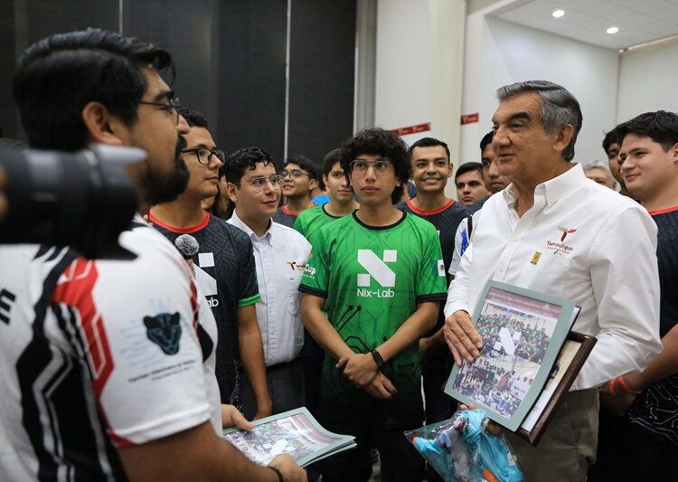 Américo reconoce a deportistas y jóvenes tamaulipecos