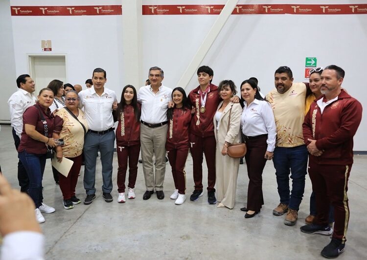 Américo reconoce a deportistas y jóvenes tamaulipecos