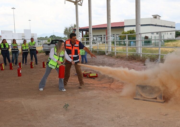 Capacitan a brigadistas de la Torre Bicentenario en medidas de seguridad
