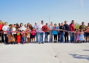 Carmen Lilia entrega obras de repavimentación en la colonia ‘El Campanario’