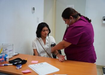 Certificados médicos gratuitos benefician a familias de NLD