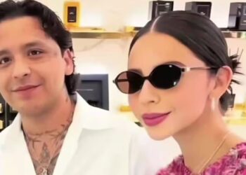 Nodal asegura que hizo público su romance con Ángela