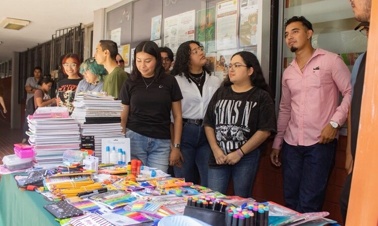 Concluye la UAT con éxito colecta de útiles escolares