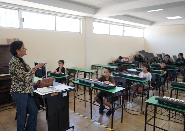 DIF NLD da inicio al ciclo de clases en su ‘Escuela de Música’