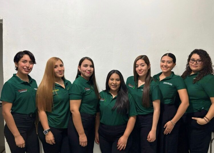 DIOS Gobierna NUEVO Laredo A.C. “Una familia al servicio de la gente”