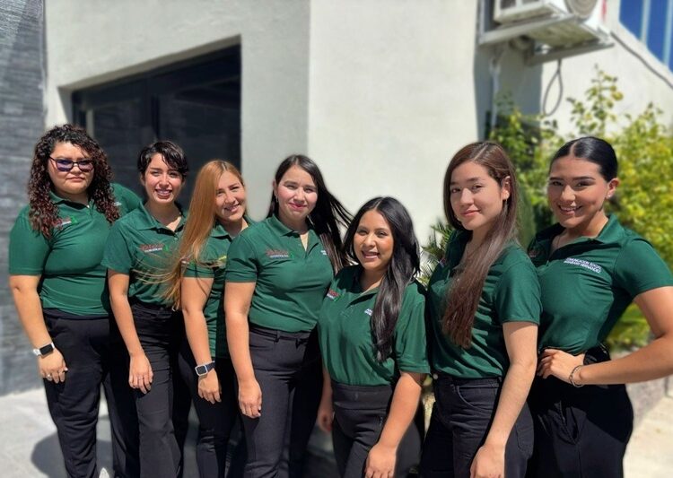 DIOS Gobierna NUEVO Laredo A.C. “Una familia al servicio de la gente”