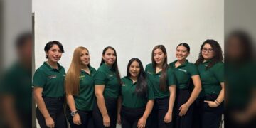 DIOS Gobierna NUEVO Laredo A.C. “Una familia al servicio de la gente”