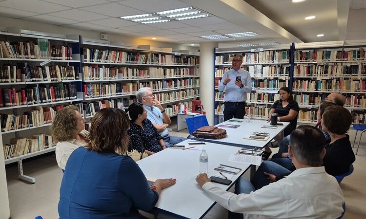 Dialoga Enrique Jonguitud con lectores en ‘Círculo de Lectura’