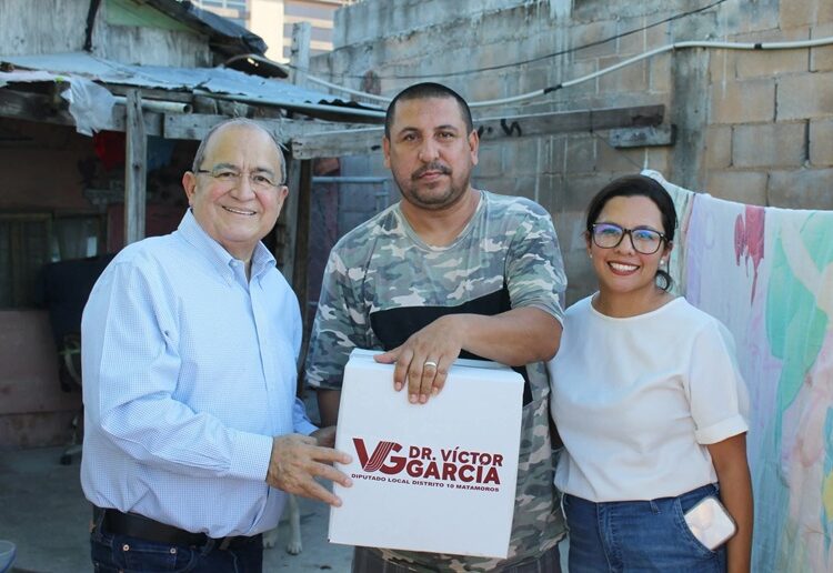 Diputado Victor García Fuentes lleva apoyos alimenticios a colonias de Matamoros