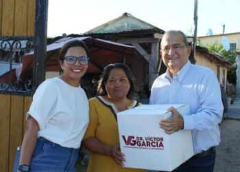 Diputado Victor García Fuentes lleva apoyos alimenticios a colonias de Matamoros