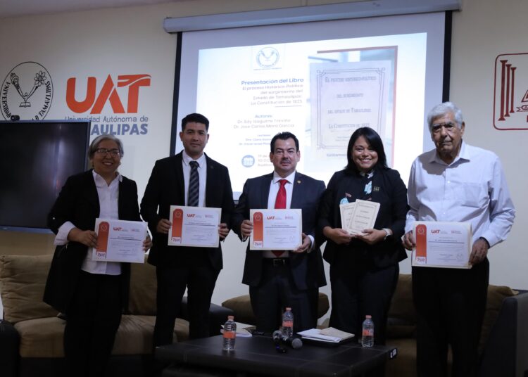 Académicos de la FDCSV presentan libro sobre la Constitución de 1825
