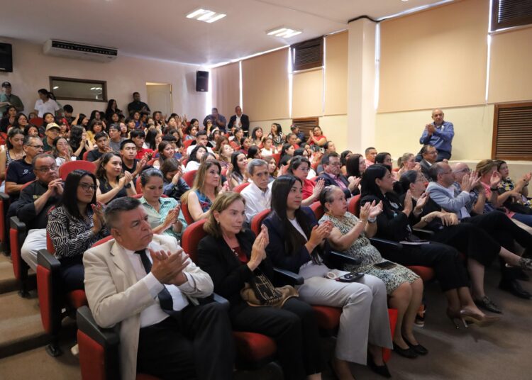 Académicos de la FDCSV presentan libro sobre la Constitución de 1825