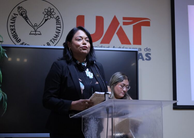 Académicos de la FDCSV presentan libro sobre la Constitución de 1825