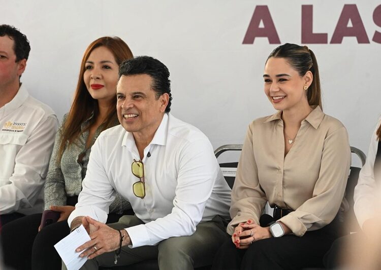 Encabezan Lucy y Lalo tercera entrega de apoyos alimentarios en Victoria