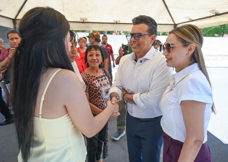 Entrega Gattás nueva calle para beneficiar a vecinos de 2 colonias