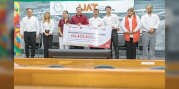 Entrega ITABEC becas “Futuro Tamaulipas Jóvenes de Nivel Superior”