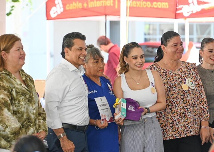 Festejan Lucy y Lalo a los abuelitos del DIF Victoria