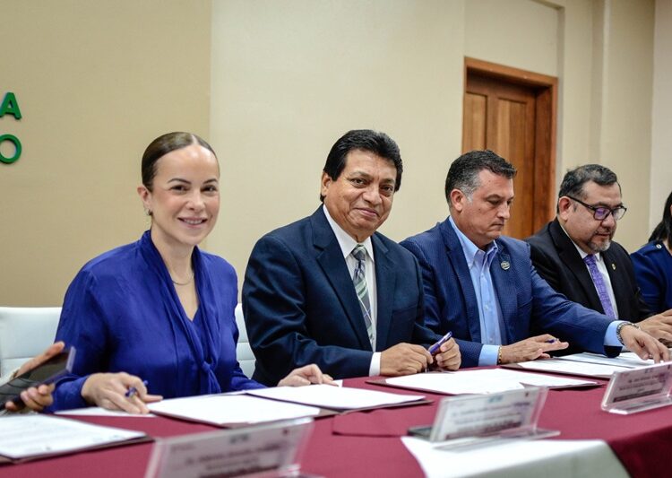 Firman INMUJER y UT convenio en Nuevo Laredo