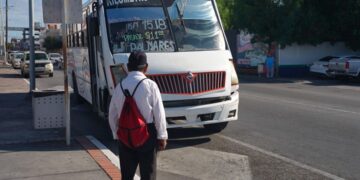 Gobierno de NLD impulsa nuevas rutas exprés de transporte público