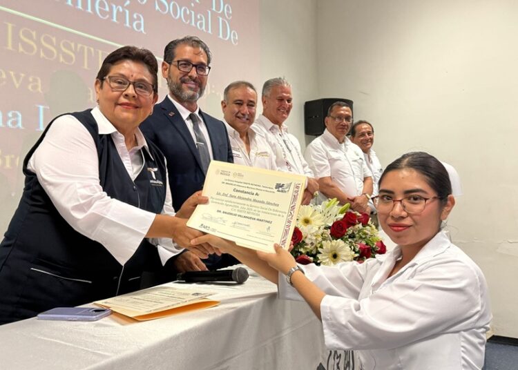 Gradúa ISSSTE Tamaulipas a 4 enfermeros pasantes en emotiva ceremonia