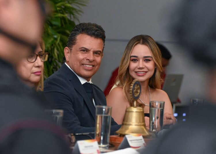 Reconoce Lalo Gattás labor altruista del Rotario Bicentenario