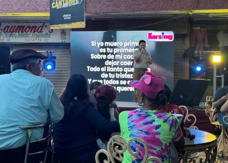 Mercado ‘Maclovio Herrera’ se viste de fiesta con concurrido concurso de karaoke