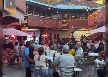 Mercado ‘Maclovio Herrera’ se viste de fiesta con concurrido concurso de karaoke