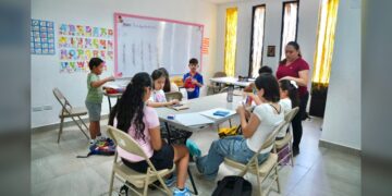 Niñas y niños disfrutan curso de verano con enfoque educativo y emocional