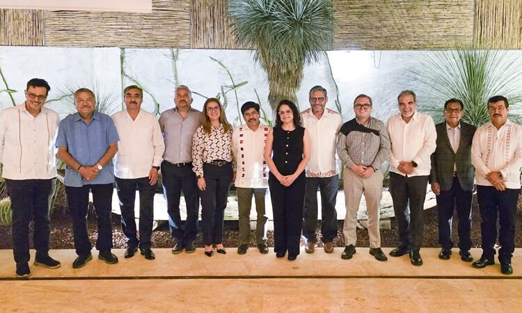 Participa rector de la UAT en reunión nacional con el jurista Hugo Aguilar