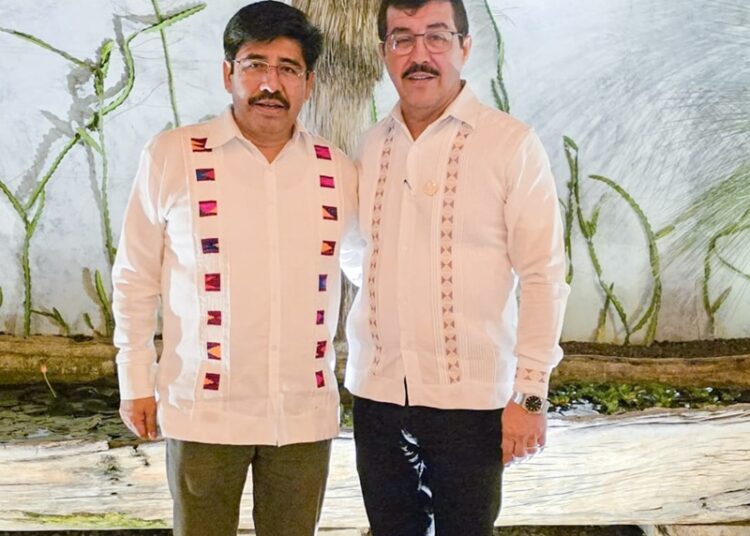 Participa rector de la UAT en reunión nacional con el jurista Hugo Aguilar