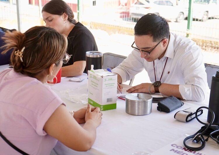 “Presidencia Cerquita de Ti” llega a la colonia Hidalgo para atender a vecinos del sector