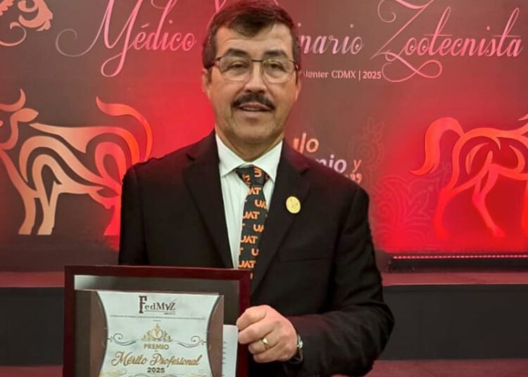 Recibe Dámaso Anaya ‘Premio Nacional al Mérito Profesional 2025’