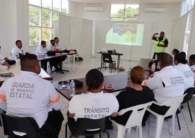 Recibe Tránsito Estatal capacitación sobre el manejo de materiales peligrosos