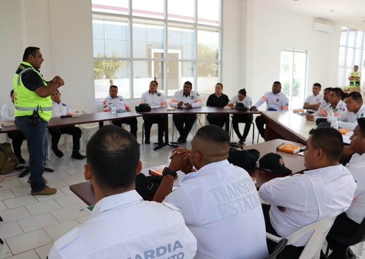 Recibe Tránsito Estatal capacitación sobre el manejo de materiales peligrosos