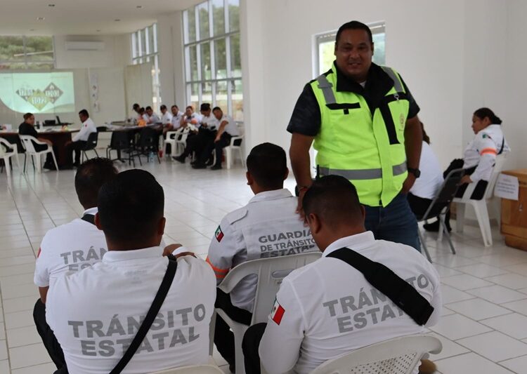 Recibe Tránsito Estatal capacitación sobre el manejo de materiales peligrosos