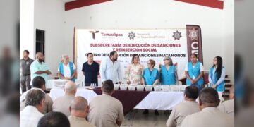 Reciben PPLs 160 pares de lentes en CEDES Matamoros