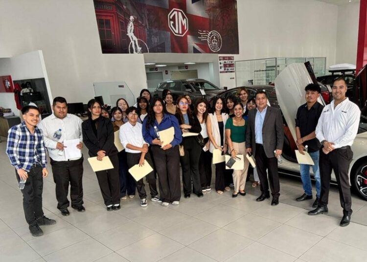 Refuerza UT NLD aprendizajes con visitas guiadas a empresas