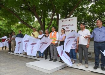 Rehabilitará Gobierno red de agua potable en la Nacozari y Miguel Alemán