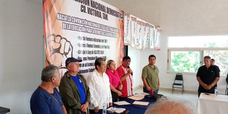 ‘Truenan’ contra cacicazgos en el SNTE